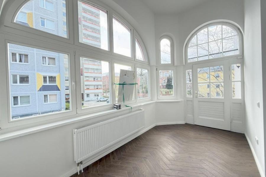 Wintergarten mit separatem Zugang - rechte GE -